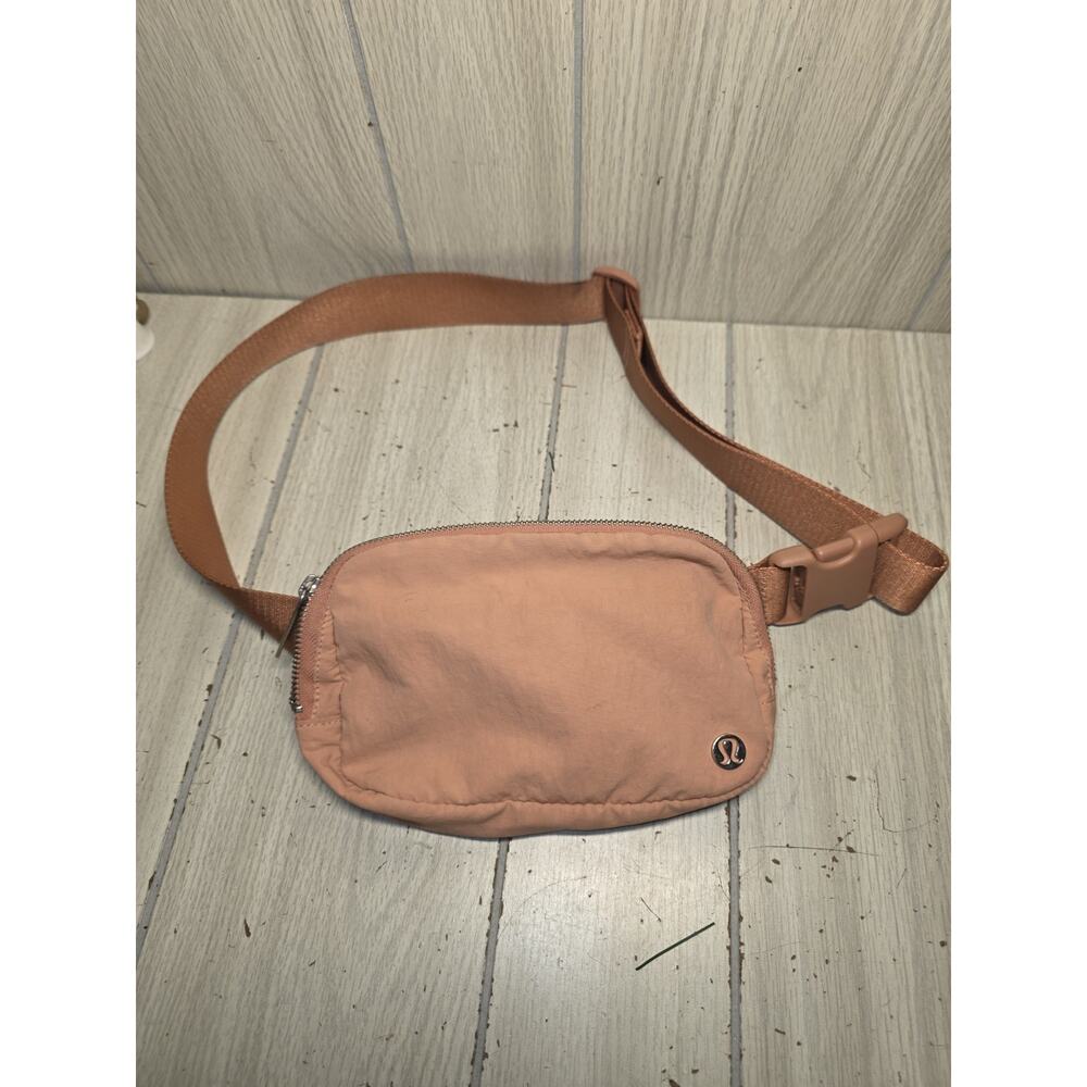 Lululemon Everyday Belt Bag Pink Savannah Fanny Pack Purse Cute Small Spot